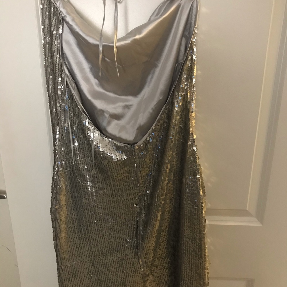 New Year’s is coming fast🥳 Silver sequin dress